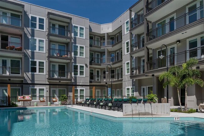 Foto del edificio - 820 Main Ln