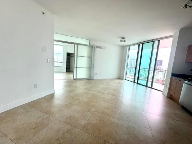 Foto del edificio - 350 S Miami Ave