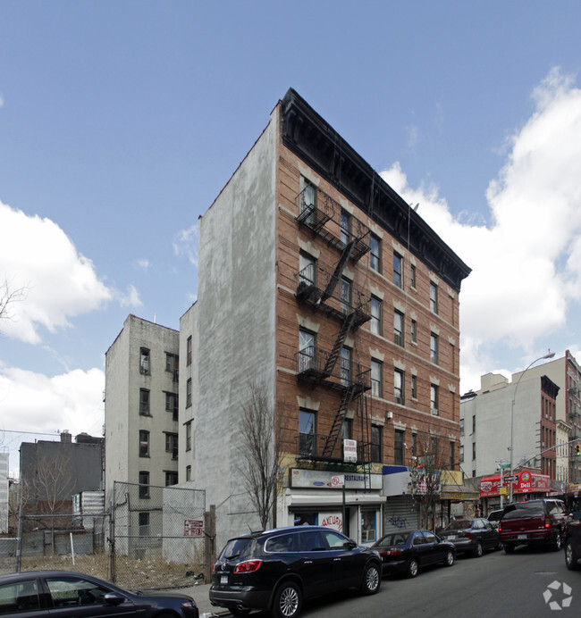 Building Photo - 340 E 151st St