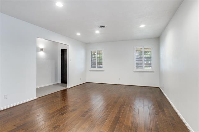 Foto del edificio - 10415 Mapleridge Dr
