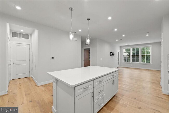Foto del edificio - 2320 Field Point Rd