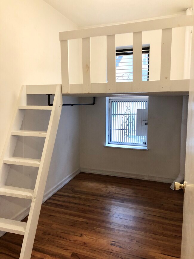 Foto del edificio - 635 E 9th St