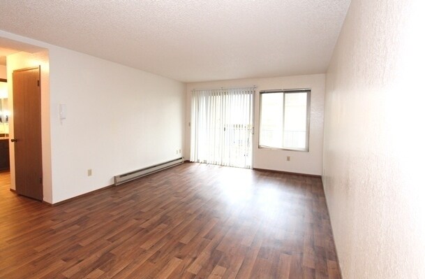 Foto del edificio - Top-Floor 1-Bedroom Apartment with Private...