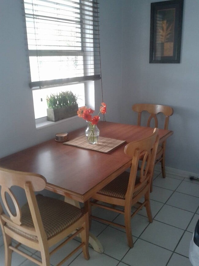 Foto del edificio - 6835 Blind Pass Rd