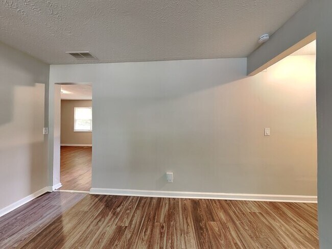 Foto del edificio - 940 Beacon Ln