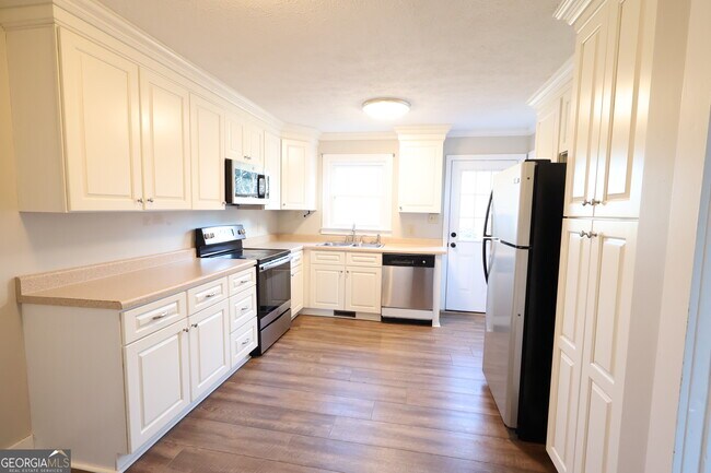 Building Photo - 1985 Briarcliff Rd