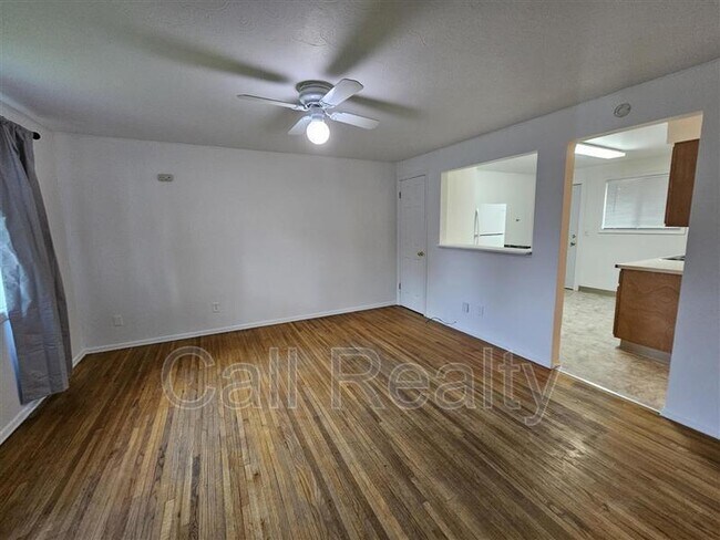 Building Photo - 6412 N Normandie St