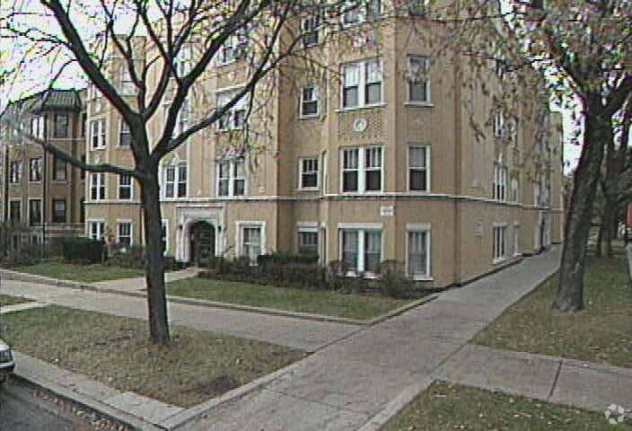 Building Photo - 2034 W Arthur Ave