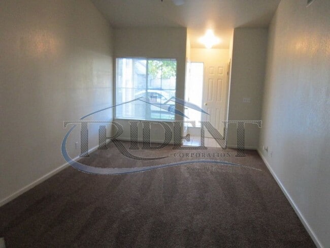 Building Photo - 970-972 Crisp Dr