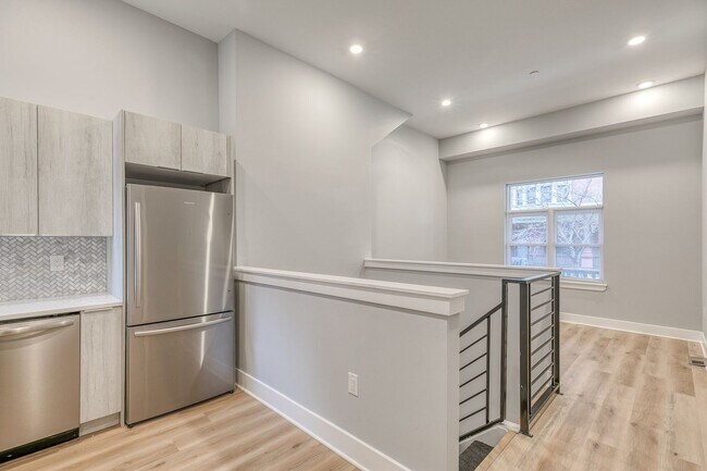 Building Photo - 1130 N 41st ST