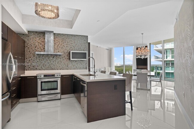 Foto del edificio - 250 Sunny Isles Blvd