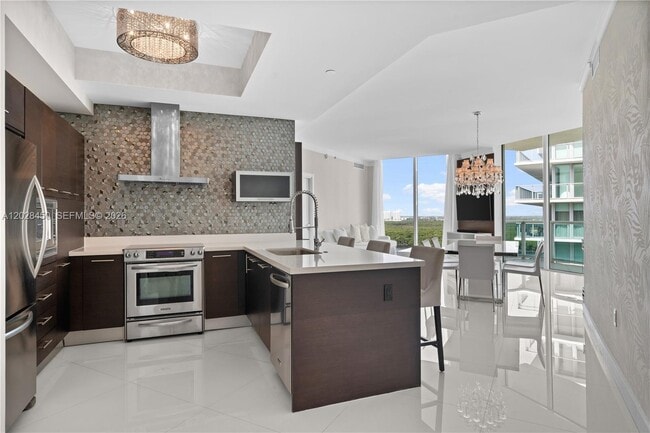 Building Photo - 250 Sunny Isles Blvd