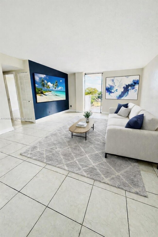 Foto del edificio - 2020 NE 135th St