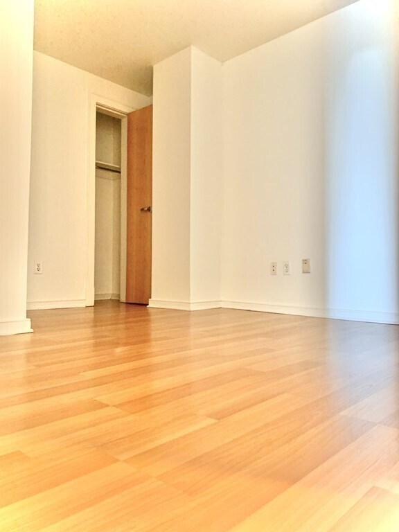 Building Photo - 131 Tremont St