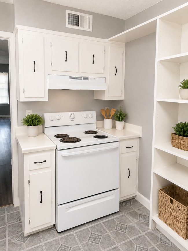 Photo - 2 Bedroom / 1.5 Bath Apartment at Raleigh Pines Apartments