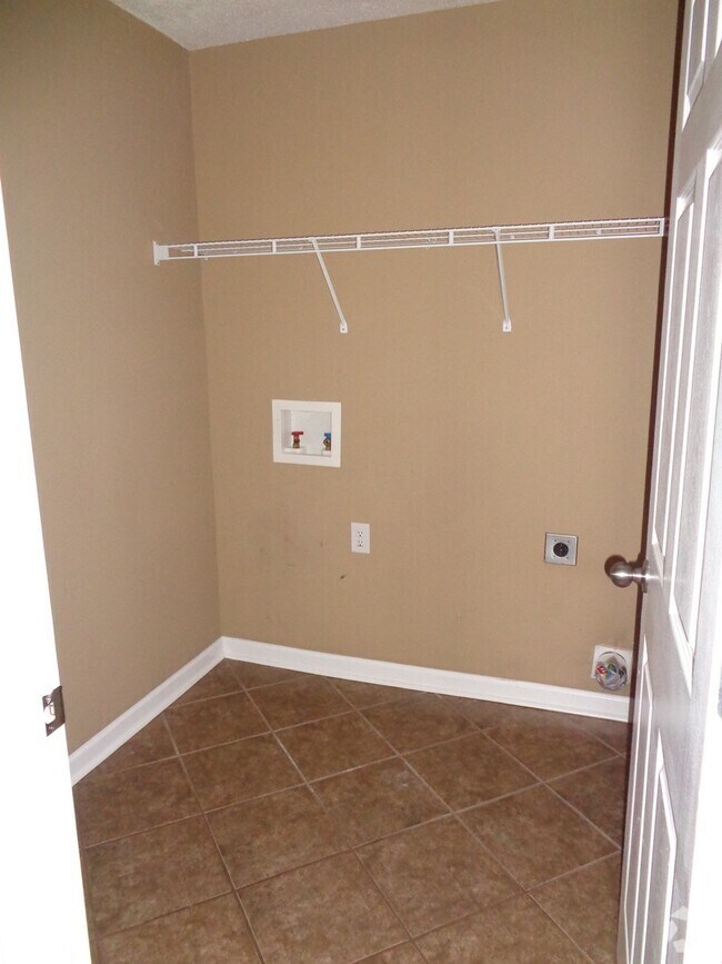 The Preston Apartments for Rent with a Garage Byron, GA 1 Rentals