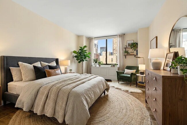 Foto del edificio - 245 E 44th St