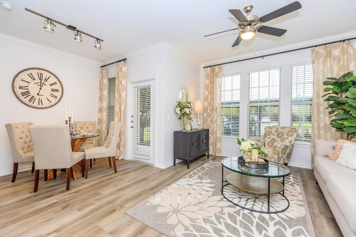 10333 Research Forest Dr, Magnolia, TX 77354