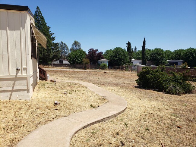 Building Photo - 16455DamRoad.Is4Lease.com