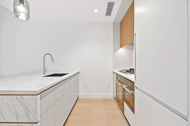 Foto del edificio - 2 bedroom in New York NY 10002