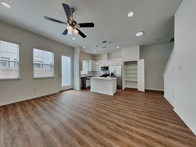 Foto del edificio - 9902 Clark Rd