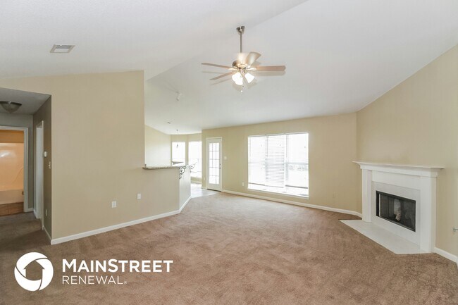 Building Photo - 1647 Sarah Ann Dr W