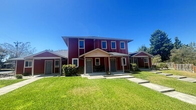 Building Photo - 1492-1498 Rohnerville Rd