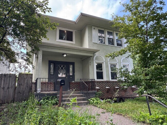 Foto del edificio - 1429-1431 Knox Ave N