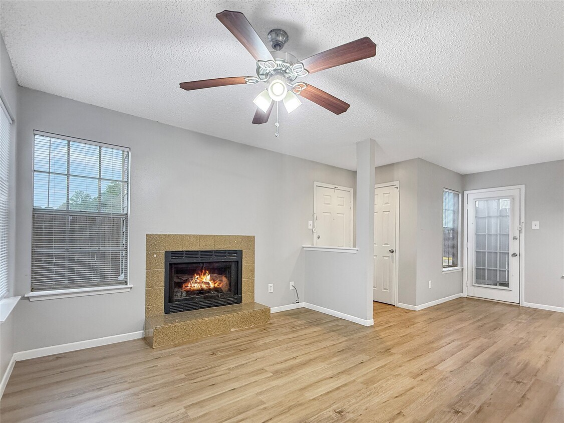 Foto principal - 25144 Budde Rd