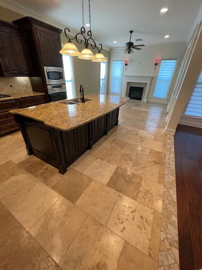 Building Photo - Gorgeous 4 Bedroom home in Twelve Oaks