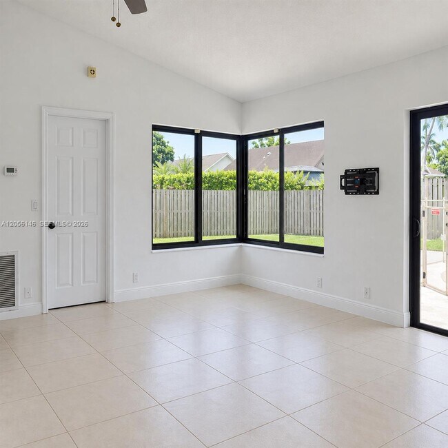 Foto del edificio - 13304 SW 102nd Terrace