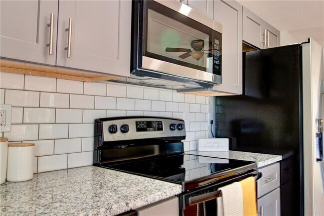 Foto del edificio - 3664 High Green Dr