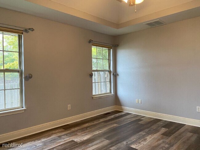 Building Photo - 3 br, 2 bath House - 3168 W Melbourne St