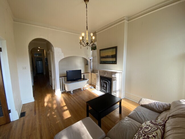 Sala de estar principal 2 - FL2 - 917 S Loomis St