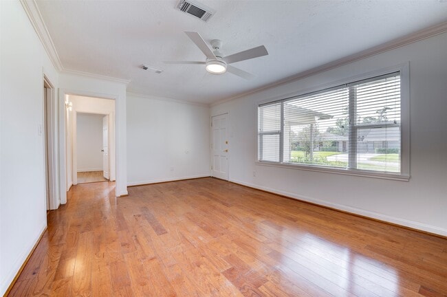 Building Photo - 1806 Gardenia Dr