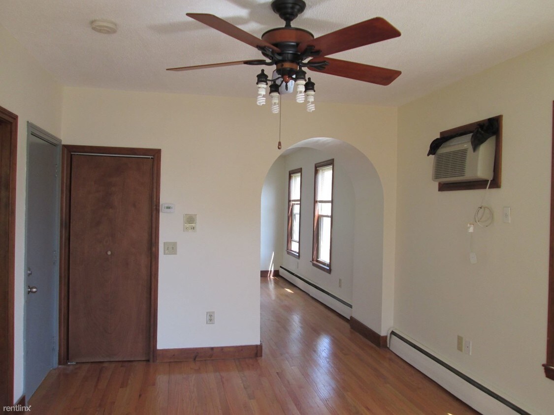 Primary Photo - 2 br, 1 bath Apartment - 27 Woodman St Apt 2