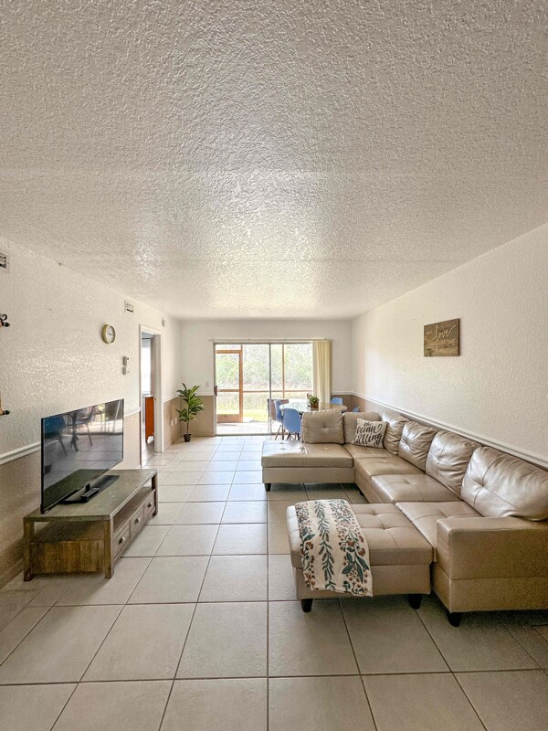 Foto principal - 25050 Sandhill Blvd