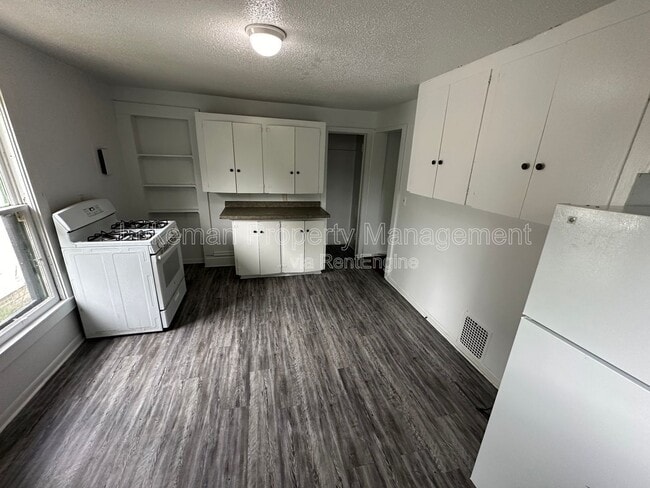 Foto del edificio - 1016 E Stockbridge Ave