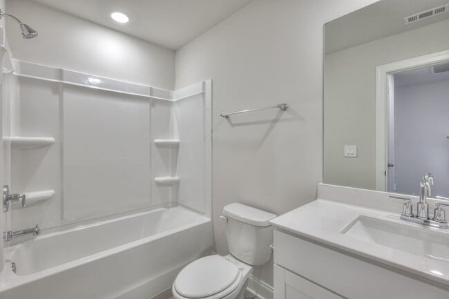 Building Photo - New Townhome in a prime location in Gallatin