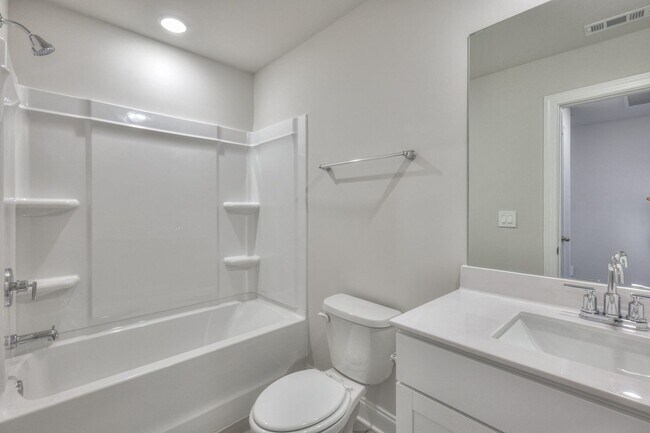 Foto del edificio - New Townhome in a prime location in Gallatin