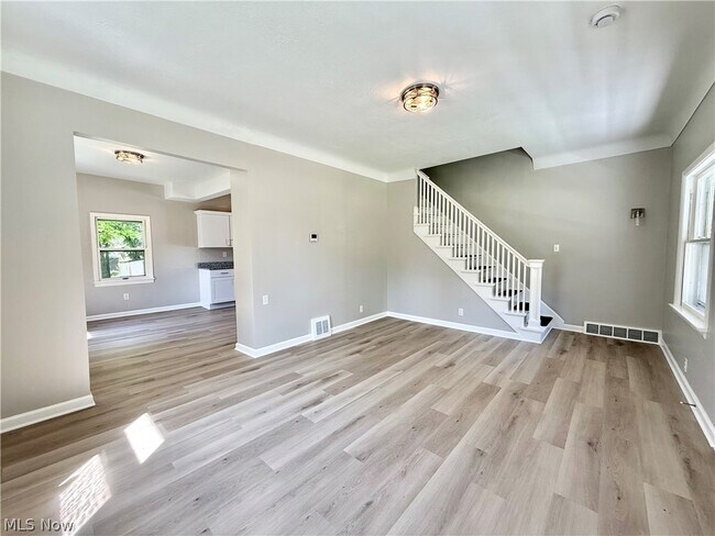 Building Photo - 41 Dewhurst Ave