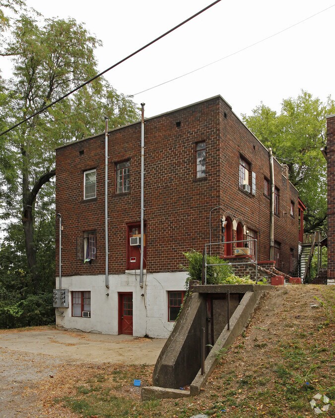 Building Photo - 700 Alby St