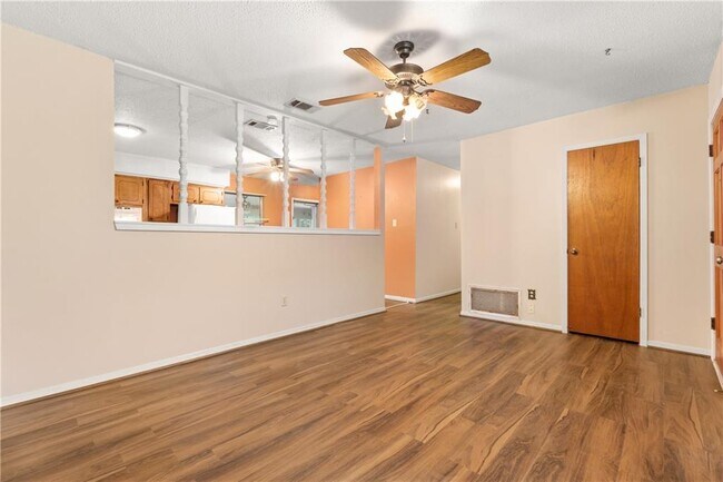 Foto del edificio - 11297 Old Moffat Rd