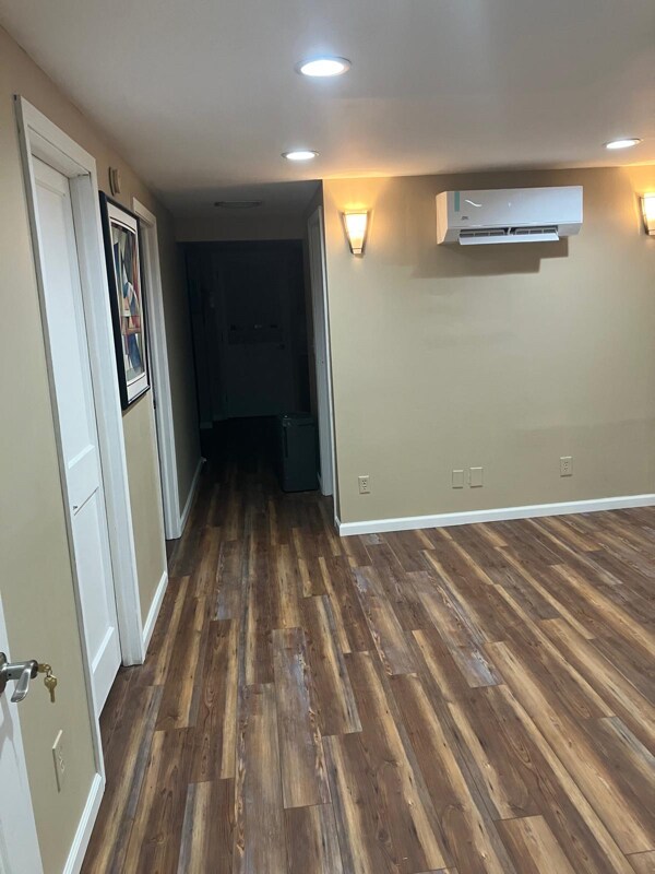 Foto del edificio - 361 May Ave