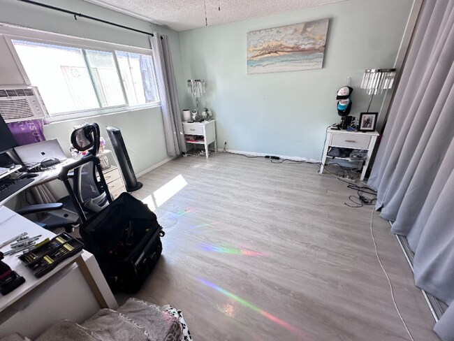 Foto del edificio - 1139 E Ocean Blvd