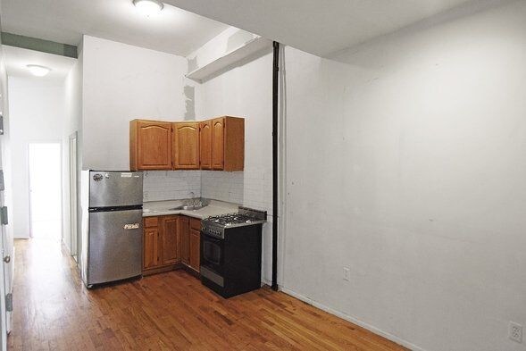 Building Photo - 192 Greenpoint Ave