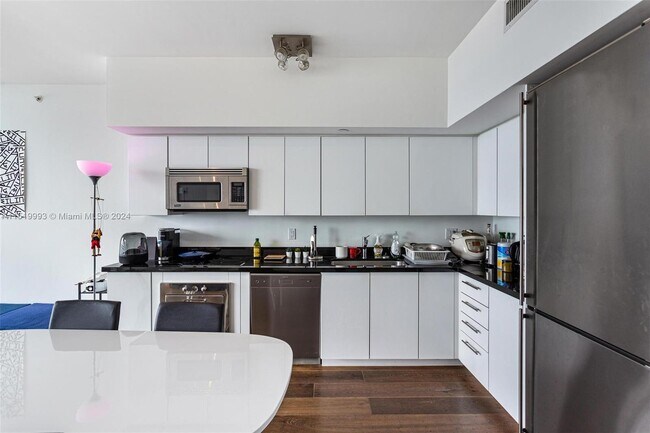 Foto del edificio - 92 SW 3rd St