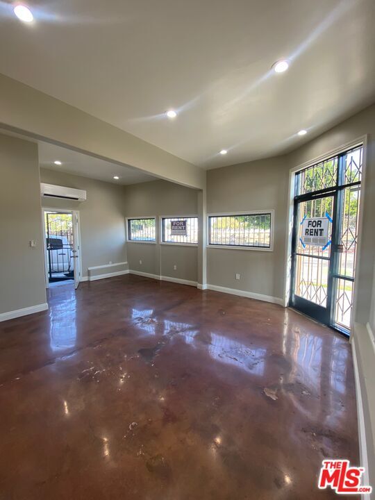 Building Photo - 3080 E 1st St