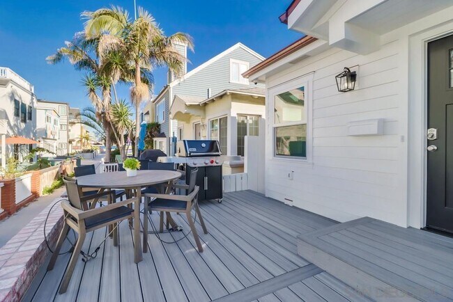 Building Photo - 807 Toulon Ct