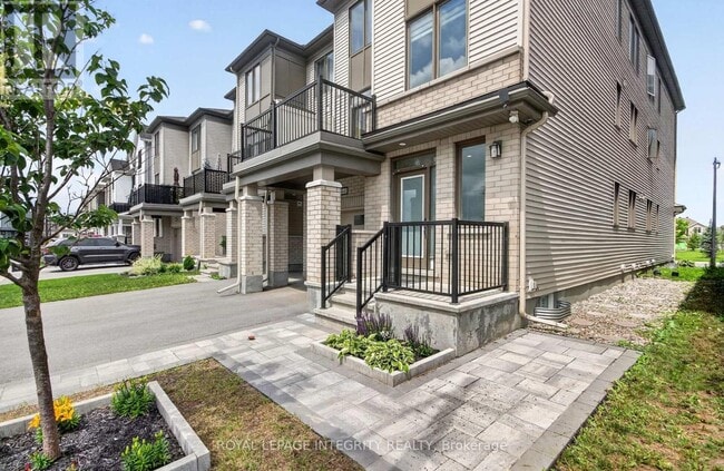 Building Photo - 364 Aphelion Cres